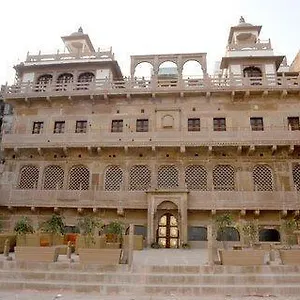 Guleria Kothi At Ganges Hotel