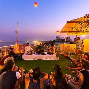 Wander Station Benares